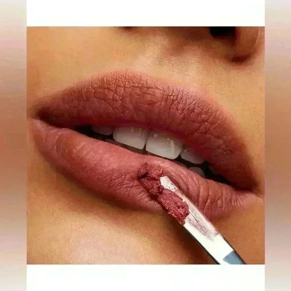 MAC Powder Kiss Lipstick ~ Sultry Move (921) ~ NEW in box! - Picture 1 of 11